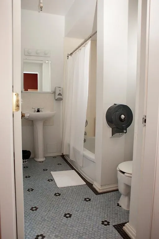 Hi Vancouver Central Hostel